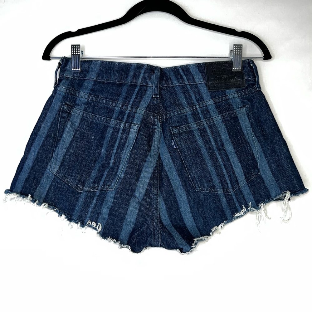 LEVI STRAUSS & Co Women Jean CHEEKY Shorts 28